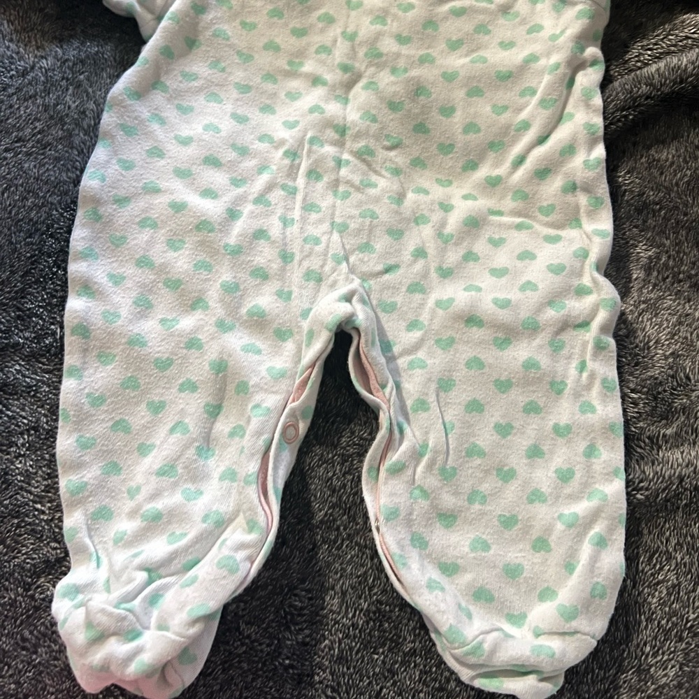 Onesies - Picture 5 of 7